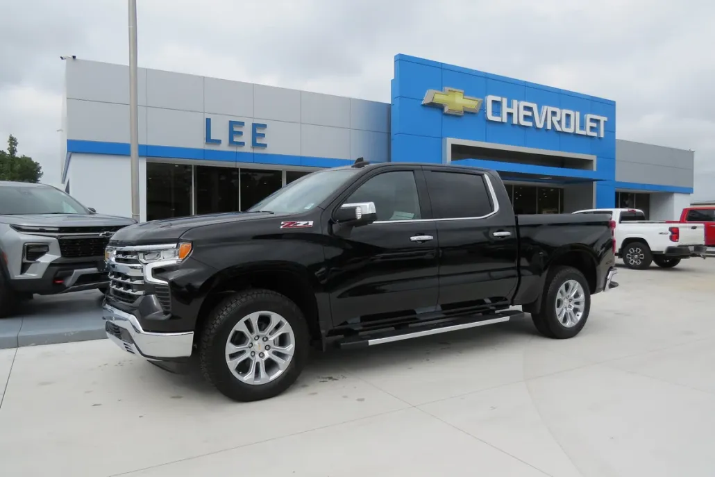 2026 Chevrolet Silverado 1500 LTZ photo 1