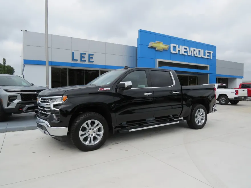 2026 Chevrolet Silverado 1500 LTZ photo 1