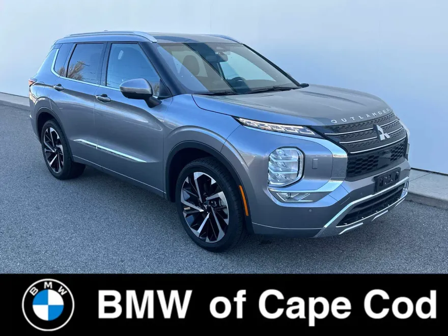 2022 Mitsubishi Outlander SEL photo 1