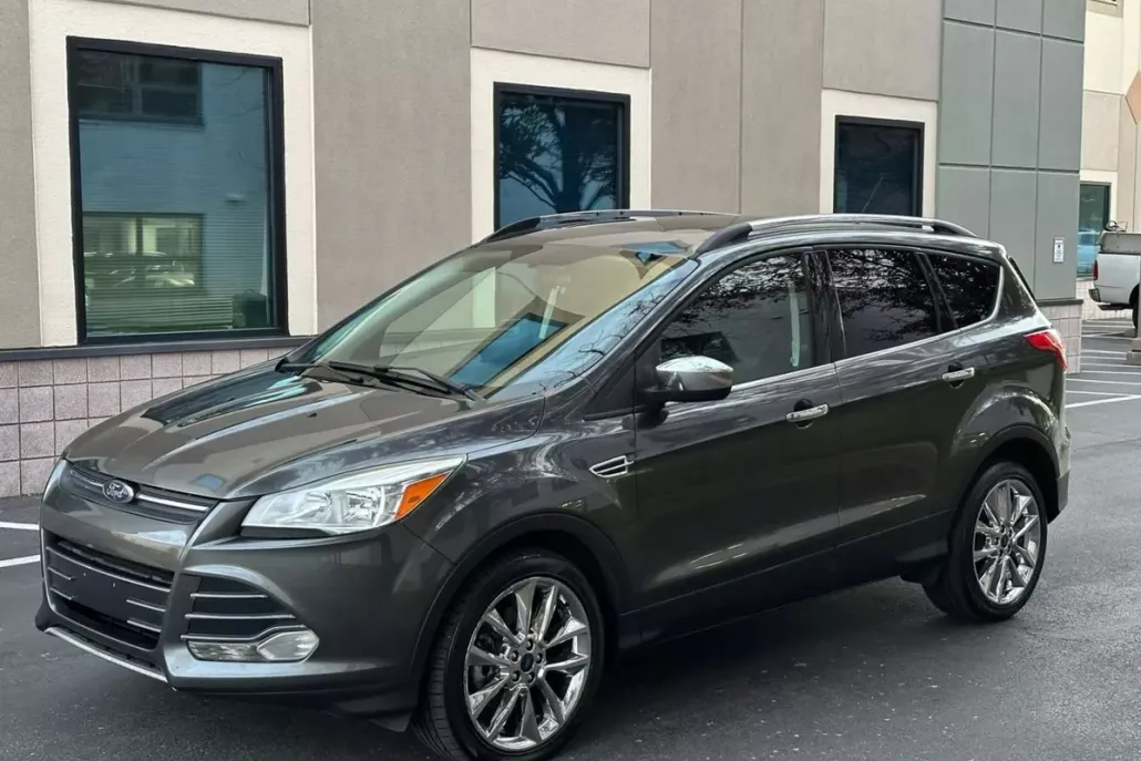 2016 Ford Escape SE Sport photo 1