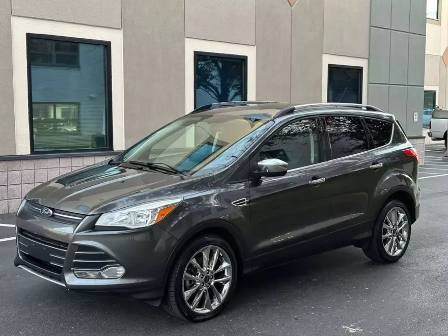 2016 Ford Escape SE Sport photo 1