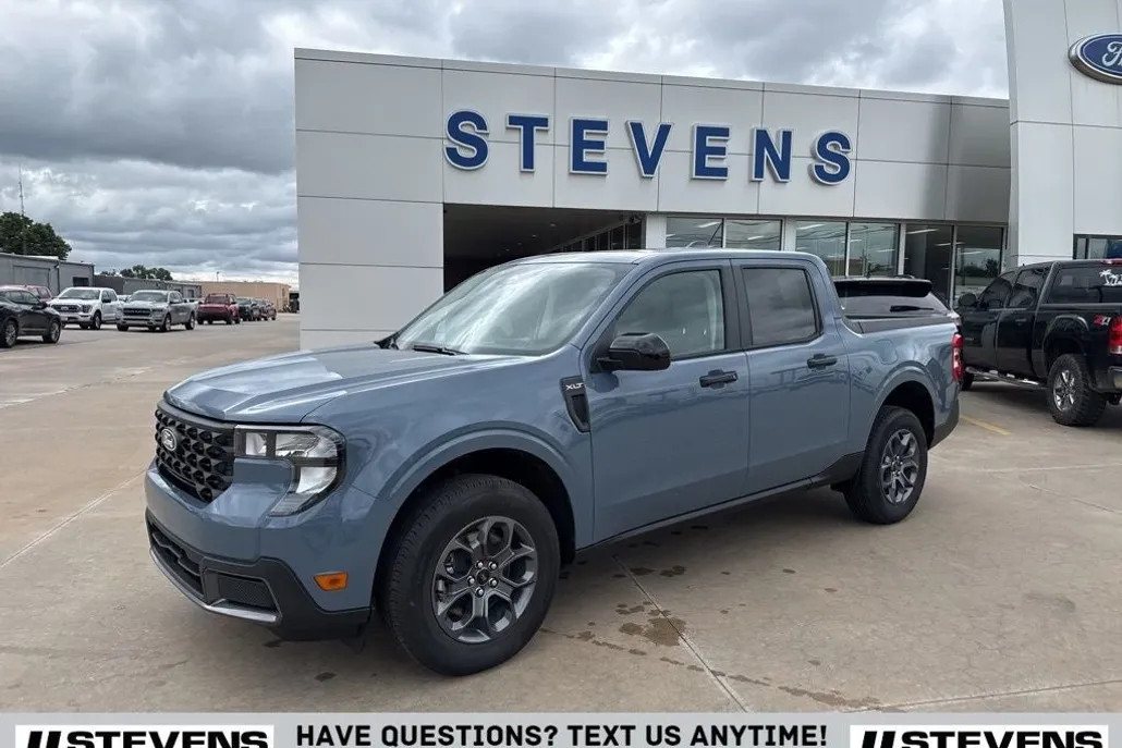 2025 Ford Maverick XLT photo 1