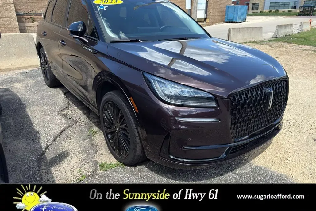 2023 Lincoln Corsair Standard photo 1