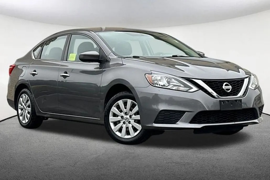 2017 Nissan Sentra S photo 1