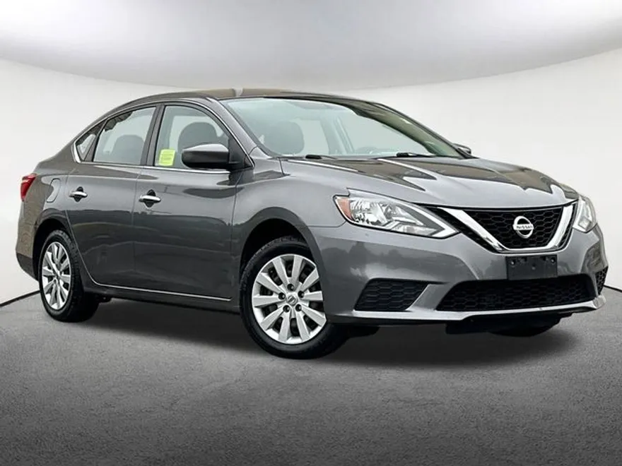 2017 Nissan Sentra S photo 1