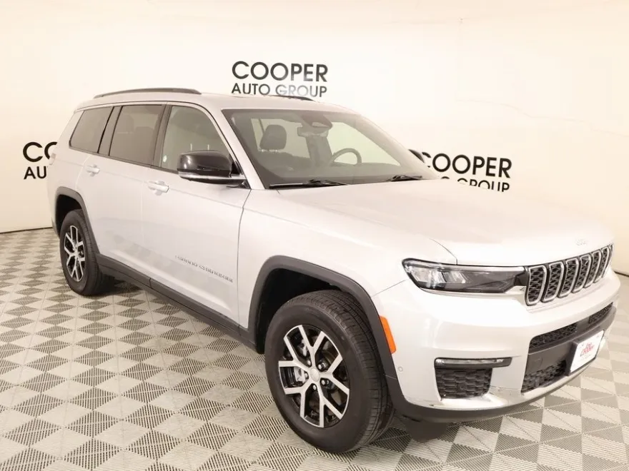 2024 Jeep Grand Cherokee Limited photo 1