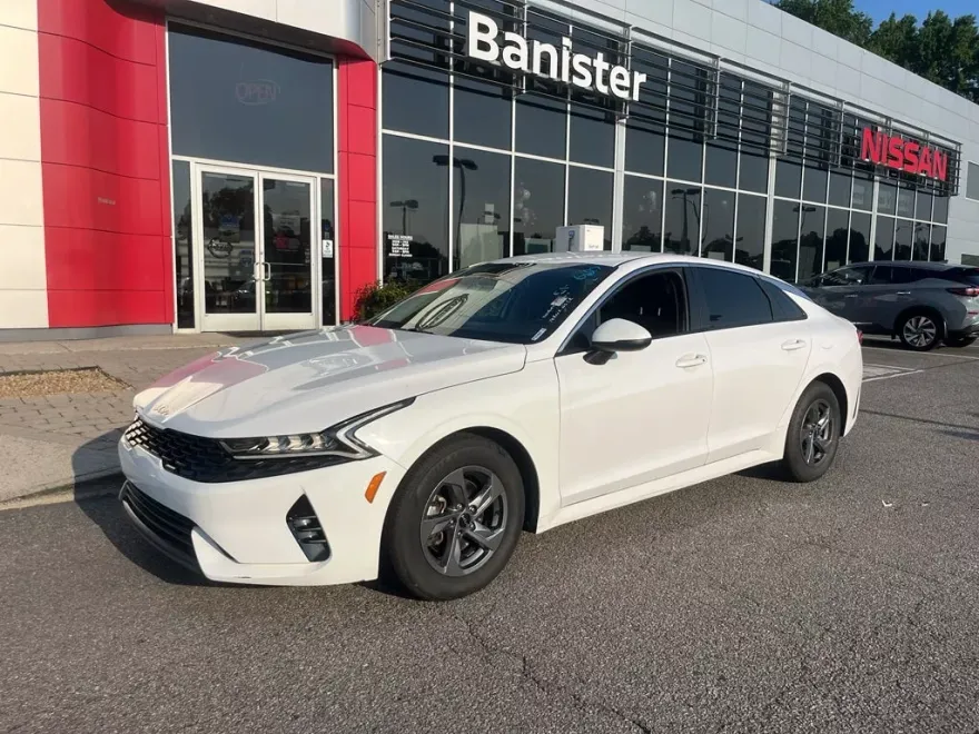 2023 Kia K5 LXS photo 1