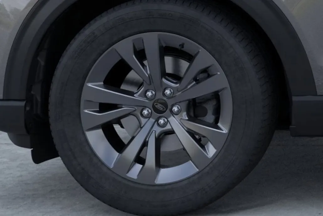 2025 Ford Explorer photo 1