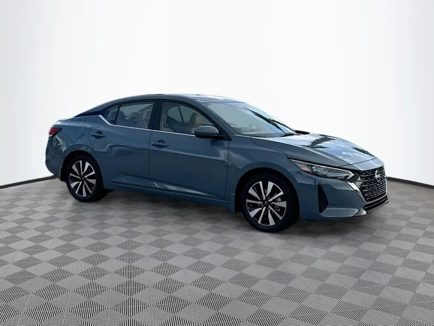 2025 Nissan Sentra SV photo 1
