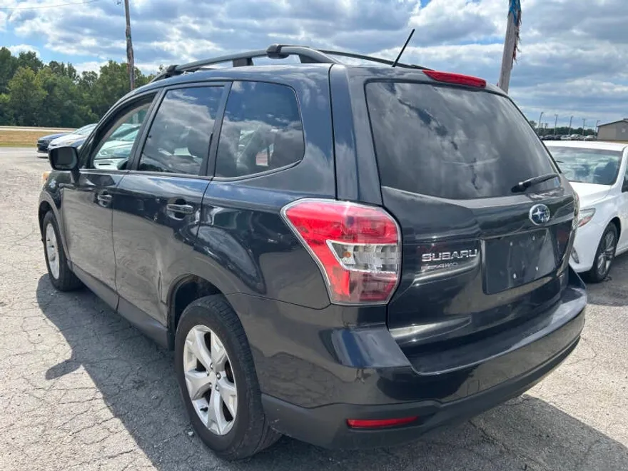 2014 Subaru Forester 2.5i Premium photo 1