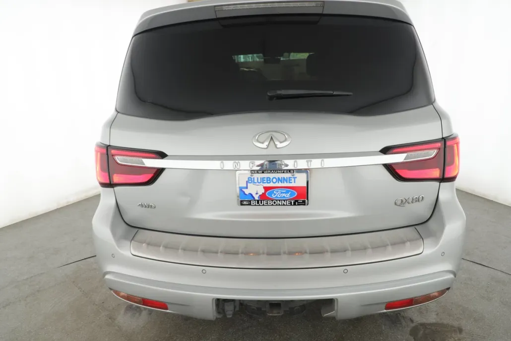 2020 Infiniti QX80 Luxe photo 1