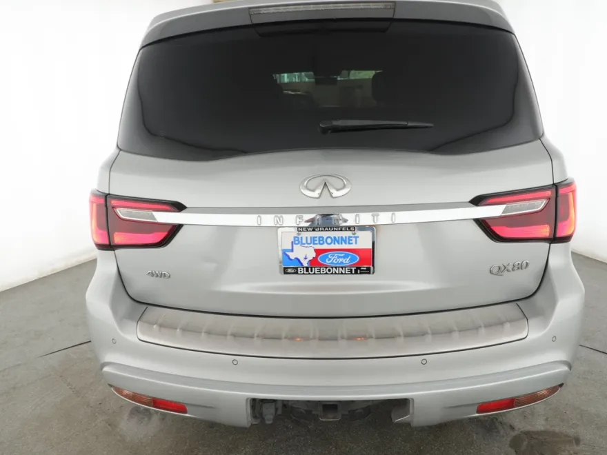 2020 Infiniti QX80 Luxe photo 1