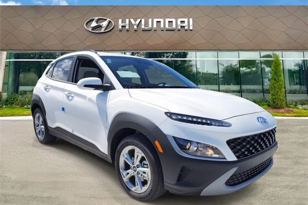 2023 Hyundai Kona SEL photo 1