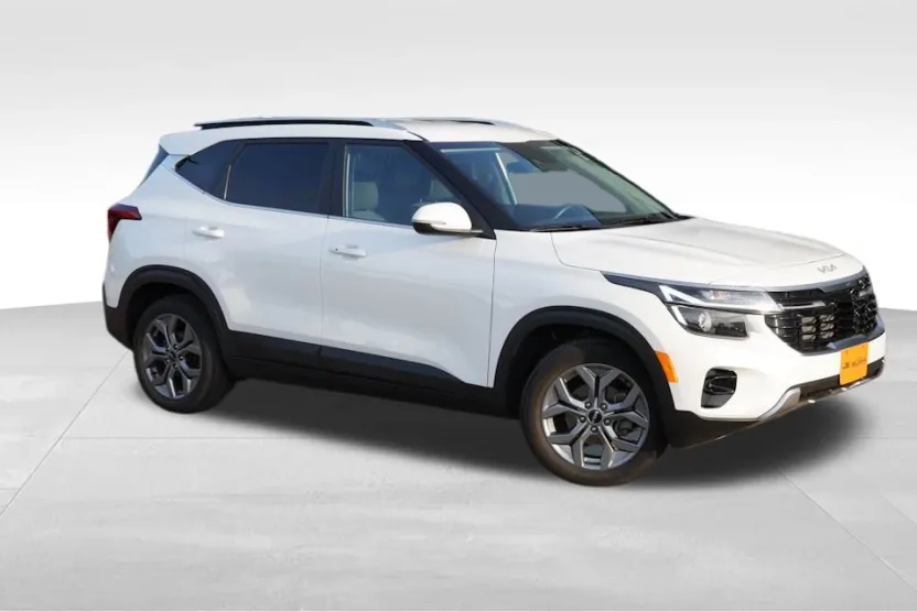 2024 Kia Seltos S photo 1