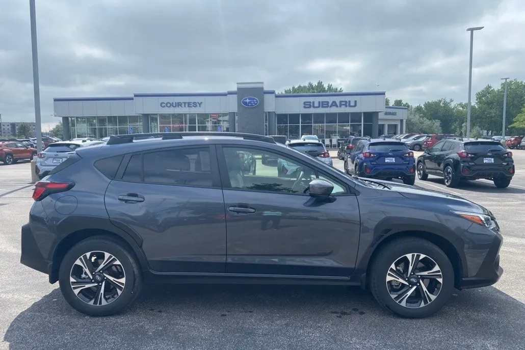 2024 Subaru Crosstrek Premium photo 1
