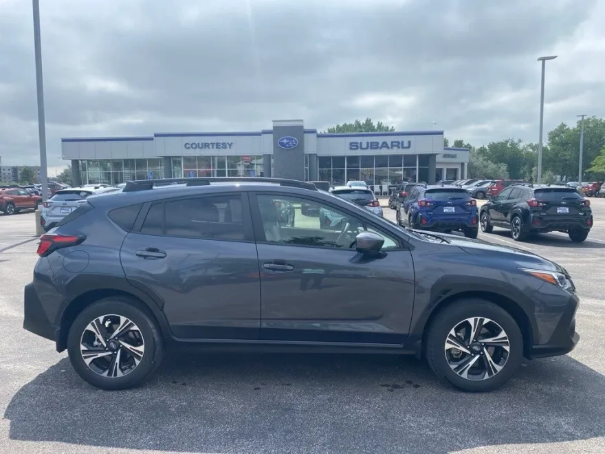 2024 Subaru Crosstrek Premium photo 1
