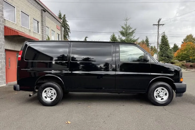 2017 Chevrolet Express 2500 Cargo Van photo 1