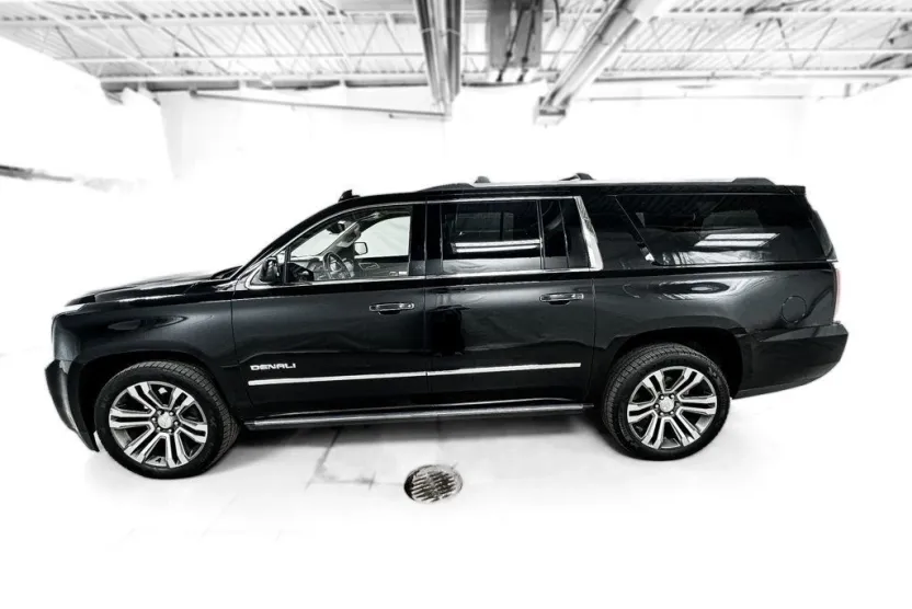 2017 Gmc Yukon XL Denali photo 1