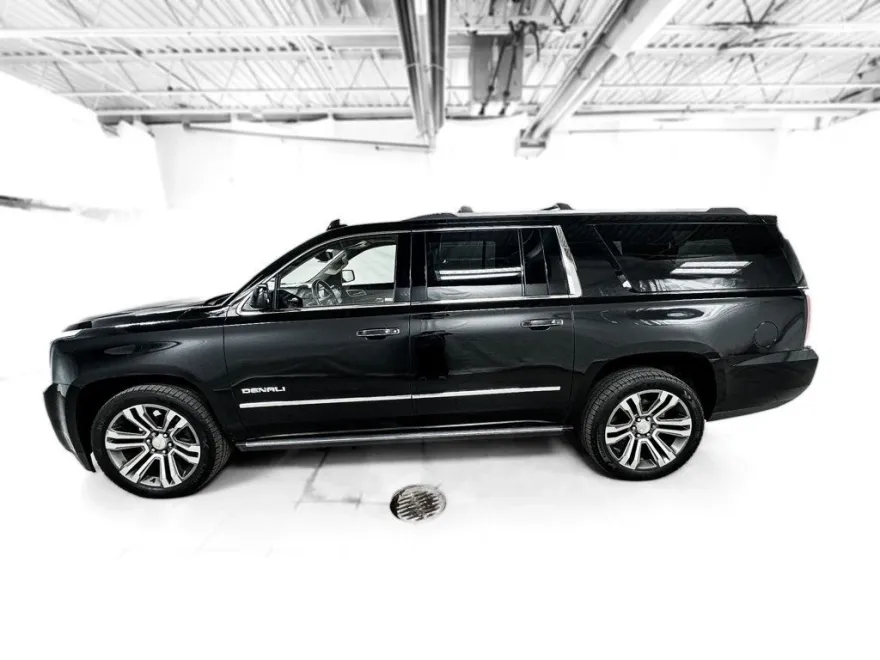 2017 Gmc Yukon XL Denali photo 1
