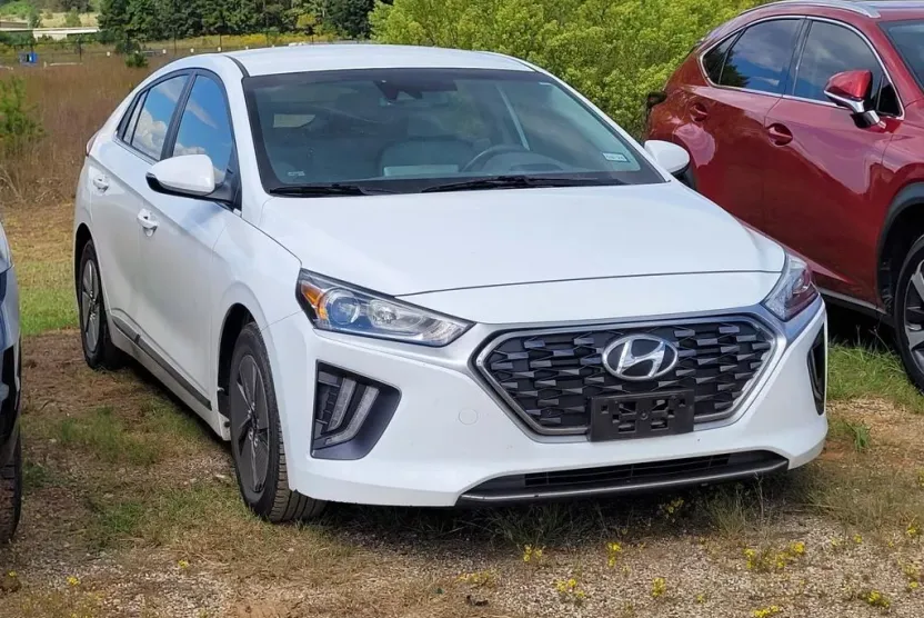 2021 Hyundai Ioniq SE photo 1