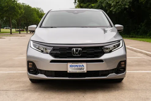 2025 Honda Odyssey Elite photo 2