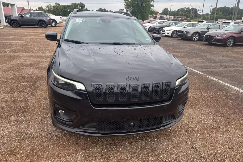 2023 Jeep Cherokee Altitude photo 1