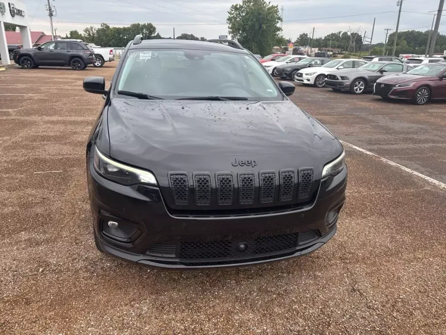 2023 Jeep Cherokee Altitude photo 1