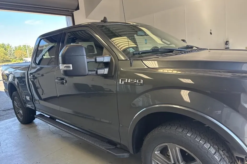2020 Ford F-150 XLT photo 1
