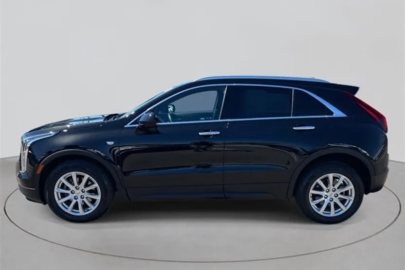 2023 Cadillac XT4 Luxury photo 1