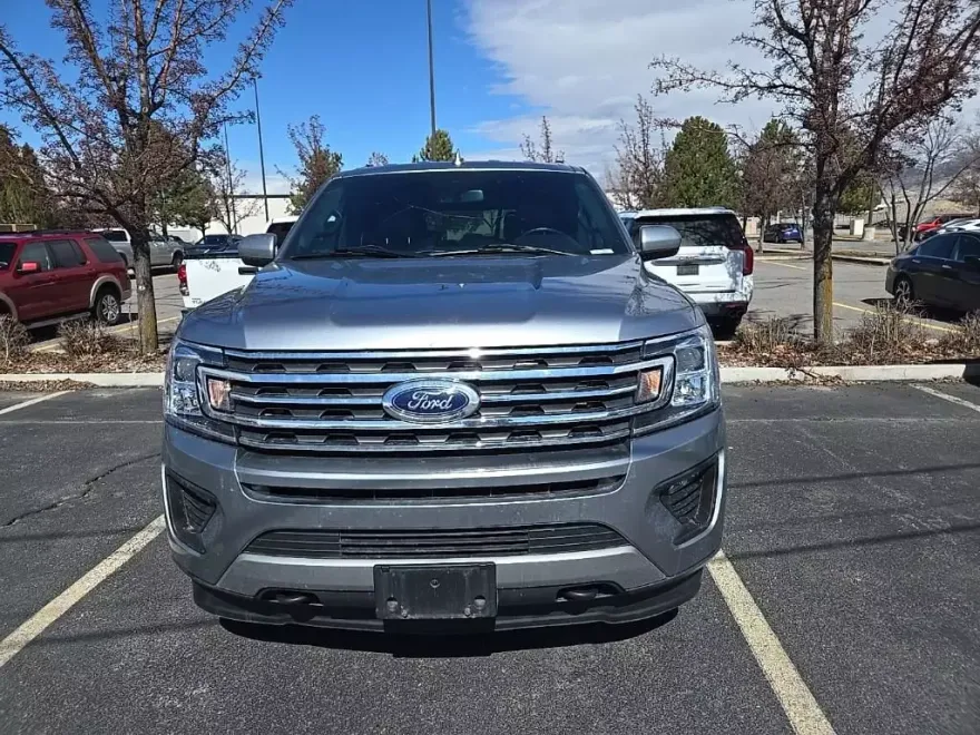 2021 Ford Expedition XLT photo 1