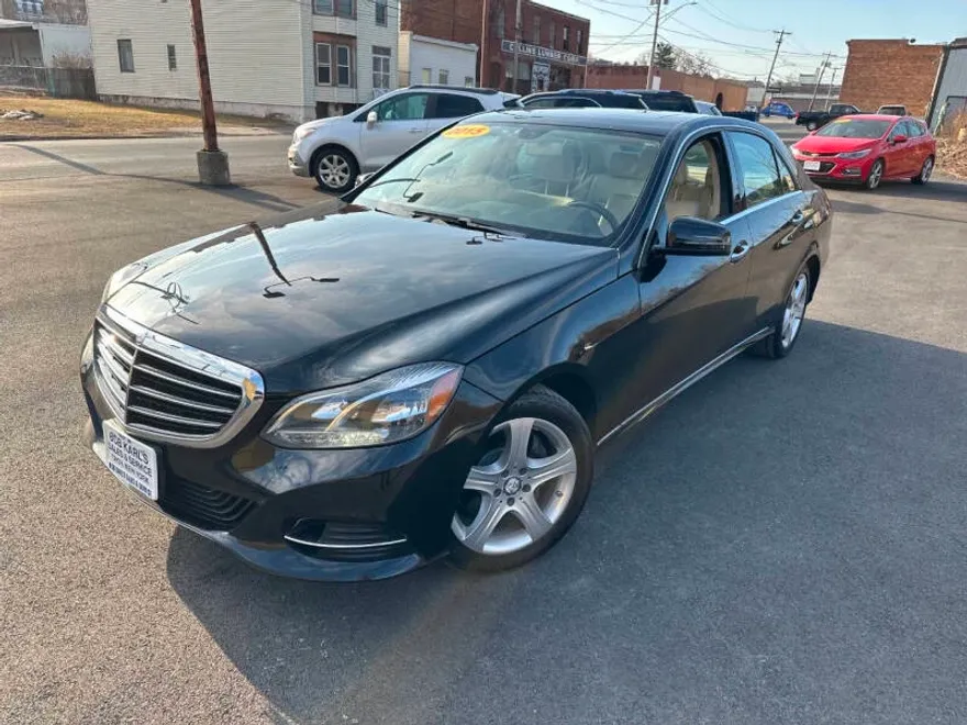 2015 Mercedes Benz E 350 4MATIC photo 1