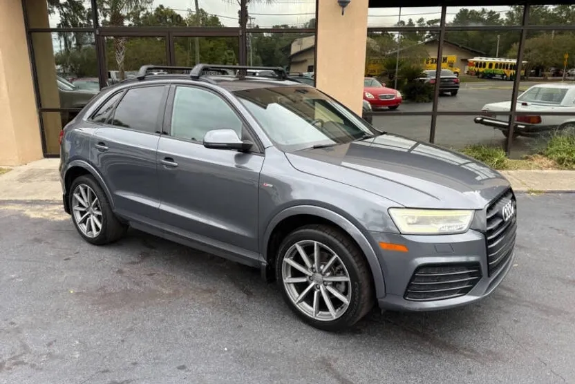 2017 Audi Q3 Prestige photo 1