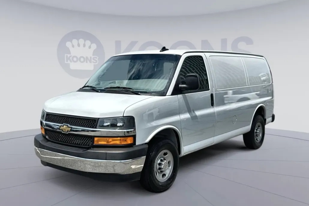 2024 Chevrolet Express Cargo 2500 photo 1