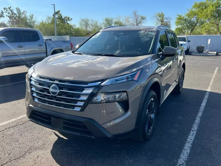 2024 Nissan Rogue SV photo 1