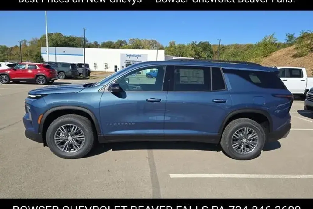 2026 Chevrolet Traverse 2LT photo 1