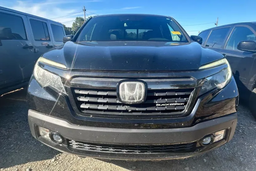 2017 Honda Ridgeline Black Edition photo 1
