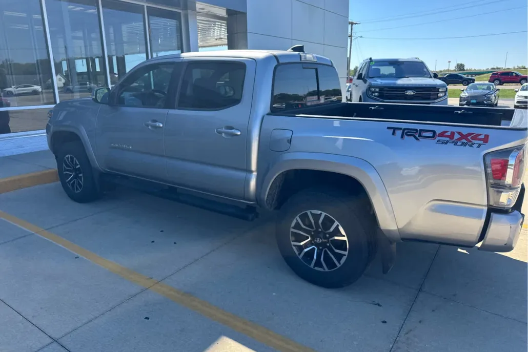 2021 Toyota Tacoma TRD Sport Double Cab V6 photo 1
