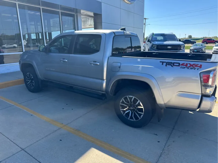 2021 Toyota Tacoma TRD Sport Double Cab V6 photo 1