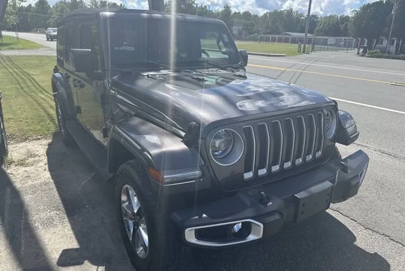 2020 Jeep Wrangler Unlimited Sahara photo 1