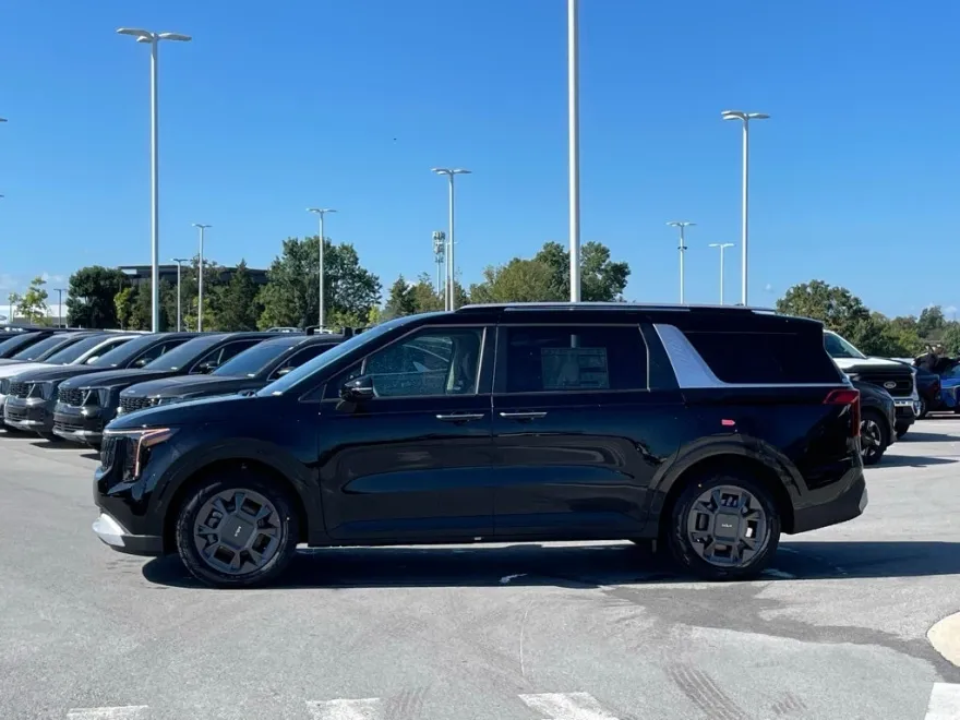 2026 Kia Carnival EX photo 1