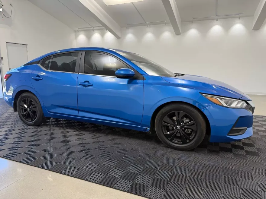 2020 Nissan Sentra SV photo 1