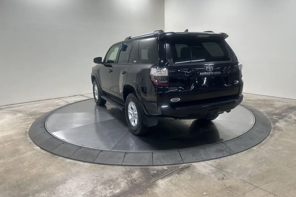 2024 Toyota 4Runner SR5 Premium photo 1