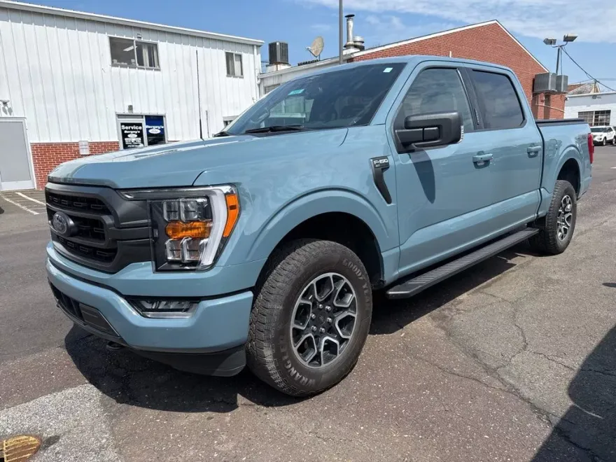 2023 Ford F-150 XLT photo 1