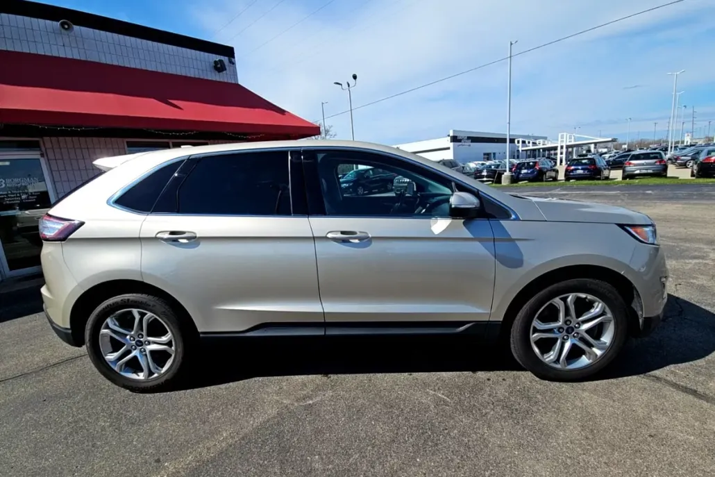 2018 Ford Edge Titanium photo 1