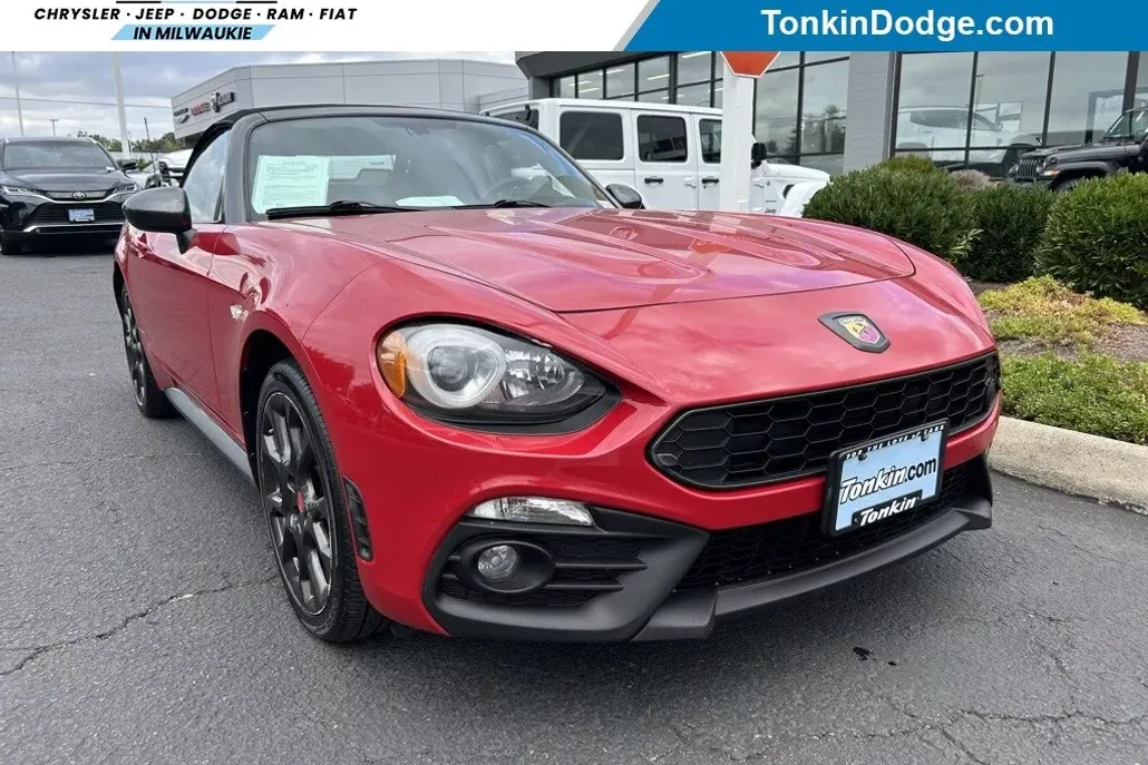2017 Fiat 124 Spider Abarth photo 1