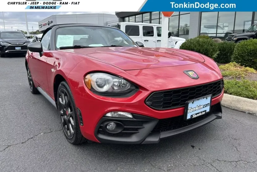 2017 Fiat 124 Spider Abarth photo 1