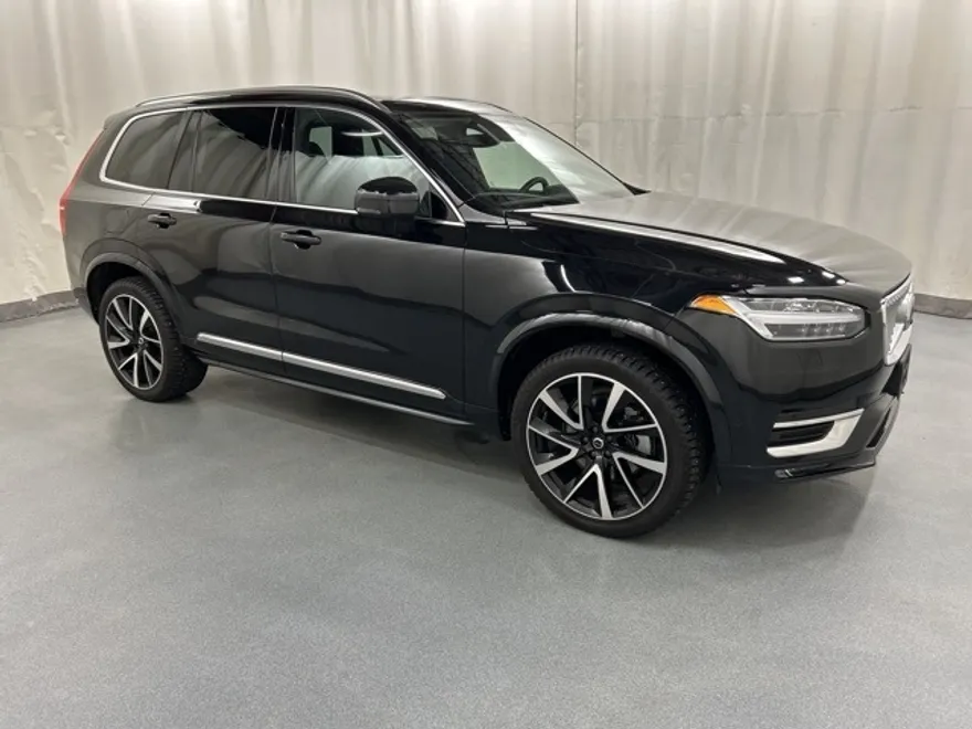 2023 Volvo XC90 Plus photo 1