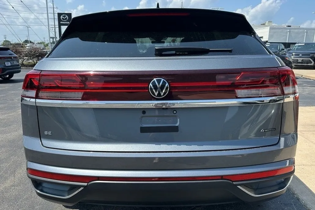 2025 Volkswagen Atlas Cross Sport SE photo 1