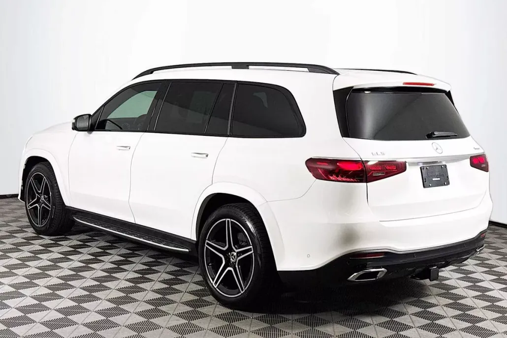 2025 Mercedes Benz GLS 450 4MATIC photo 1