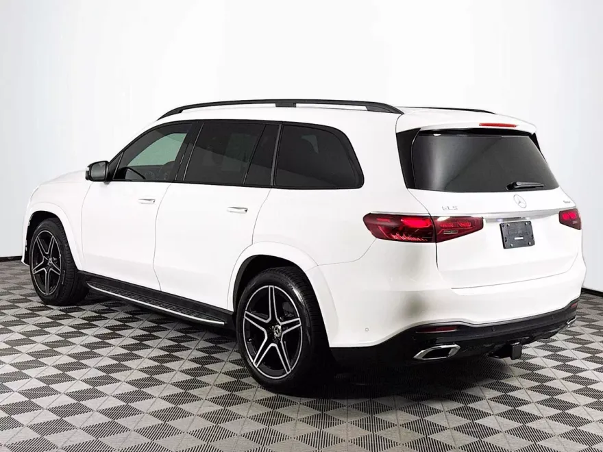 2025 Mercedes Benz GLS 450 4MATIC photo 1